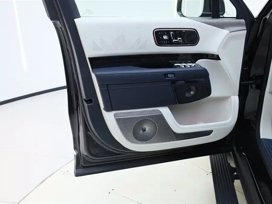 900x675_0_q87_c42_autohomecar__ChxpVmmlUkiATpRjAAFBkeoo7qk601.jpg.webp Used Zeekr 9X 2025 Hyper Edition 70kWh