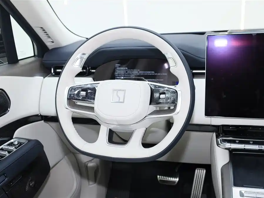 900x675_0_q87_c42_autohomecar__ChxpVmmlUleAb-UjAAFcKae1g24861.jpg.webp Used Zeekr 9X 2025 Hyper Edition 70kWh