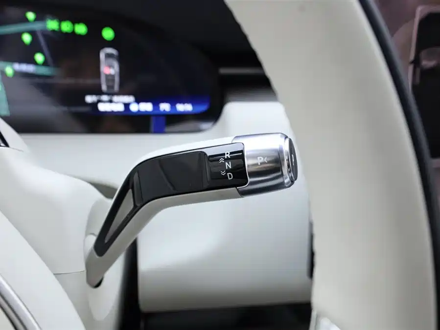 900x675_0_q87_c42_autohomecar__ChxpVmmlUliAOZ3uAADZlZYMArw096.jpg.webp Used Zeekr 9X 2025 Hyper Edition 70kWh