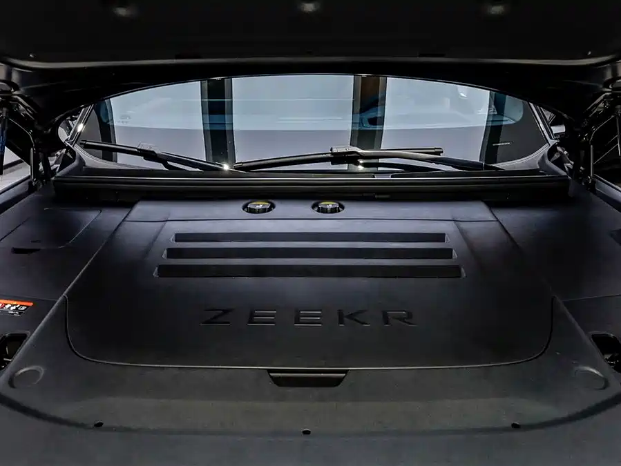 900x675_0_q87_c42_autohomecar__ChxpVmmmVU-AAF_MAAF03hLkWRM224.jpg.webp Used Zeekr 9X 2025 Hyper Edition 70kWh