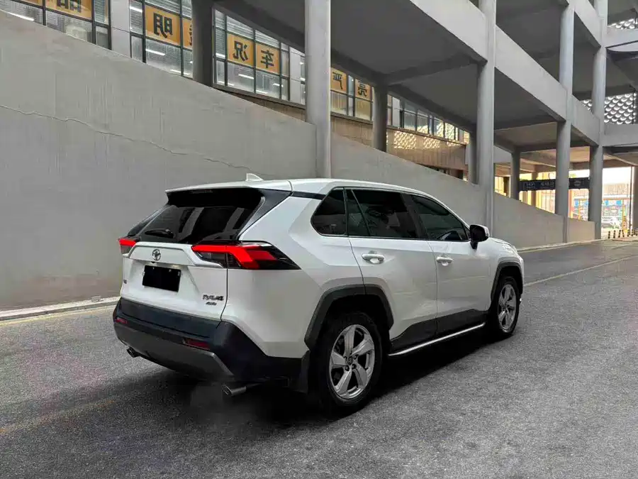 Used Toyota RAV4 Rongfang 2020 2.0L CVT four-wheel drive fashion version