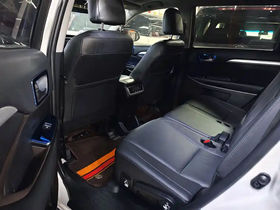 900x675_0_q87_c42_autohomecar__ChxpVmmo6NOAEJJjAARGqEEr2r0746.jpg.webp Used Toyota Highlander 2020 2.0T 4WD Million Commemorative Edition 7 seats