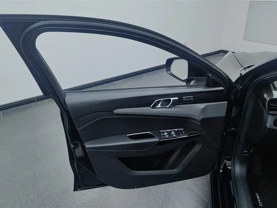 900x675_0_q87_c42_autohomecar__ChxpVmmo9T6AXRVxAAFnckY-38312.jpg.webp Used Lynk & Co 03 2021 2.0TD Automatic Champion Edition