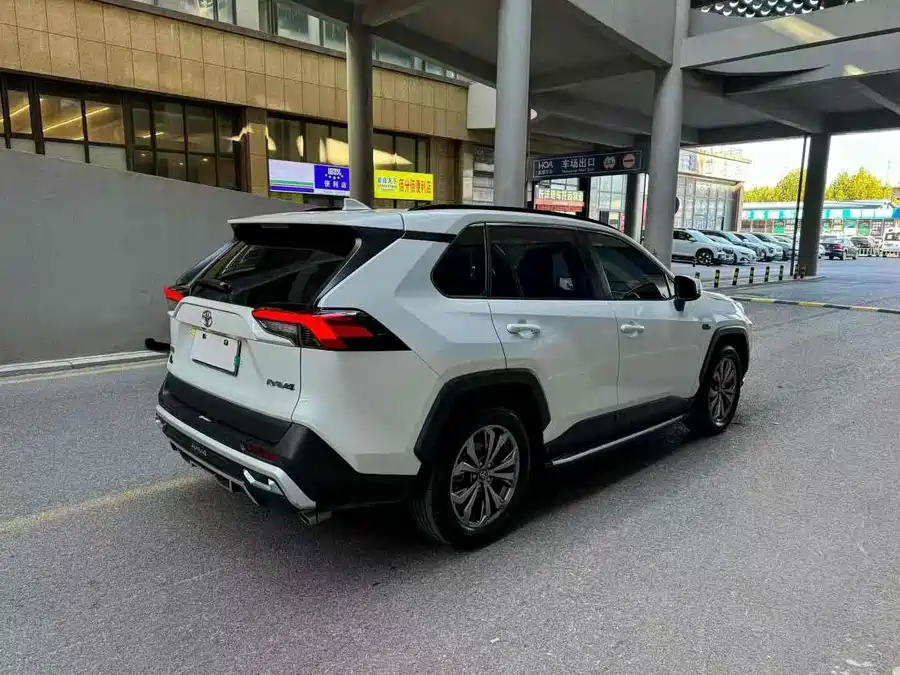 Used Toyota RAV4 Rongfang 2023 2.0L CVT two-wheel drive 20th anniversary platinum commemorative edition