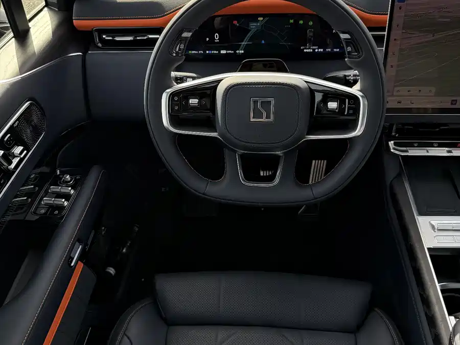 900x675_0_q87_c42_autohomecar__ChxpVmmqUo-AJk9BAAUa2MYd-D8220.jpg.webp Used Zeekr 9X 2025 Yao Black Edition 70kWh