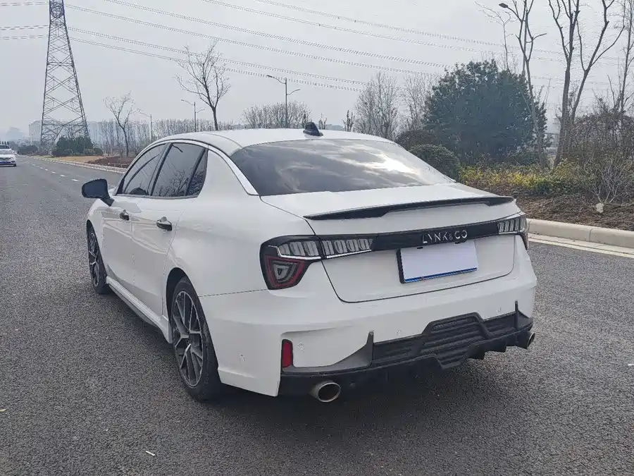 900x675_0_q87_c42_autohomecar__ChxpVmmqf0WAA0mIAAhhWpFGvDc927.jpg.webp Used Lynk & Co 03 2022 2.0TD DCT Pro