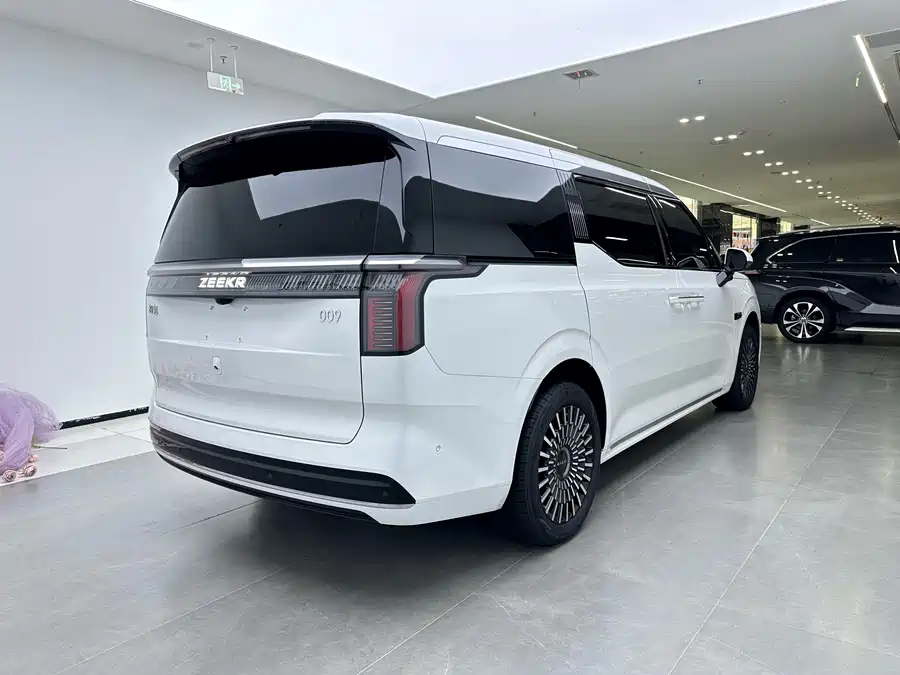 Used Zeekr 009 2024 six-seat executive version four-wheel drive 108kWh