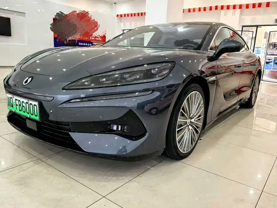 Used Denza Z9 2024 1100km four-wheel drive Ultra version