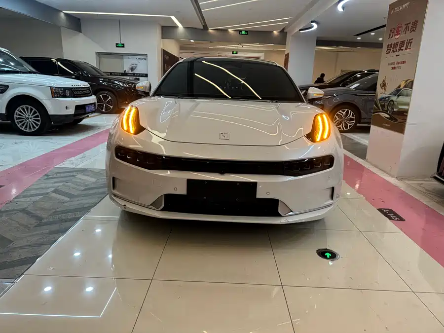 900x675_0_q87_c42_autohomecar__ChxpVmmro1-AWkaAAAfUexJEIcY302.jpg.webp Used Zeekr 001 2023 WE version 100kWh
