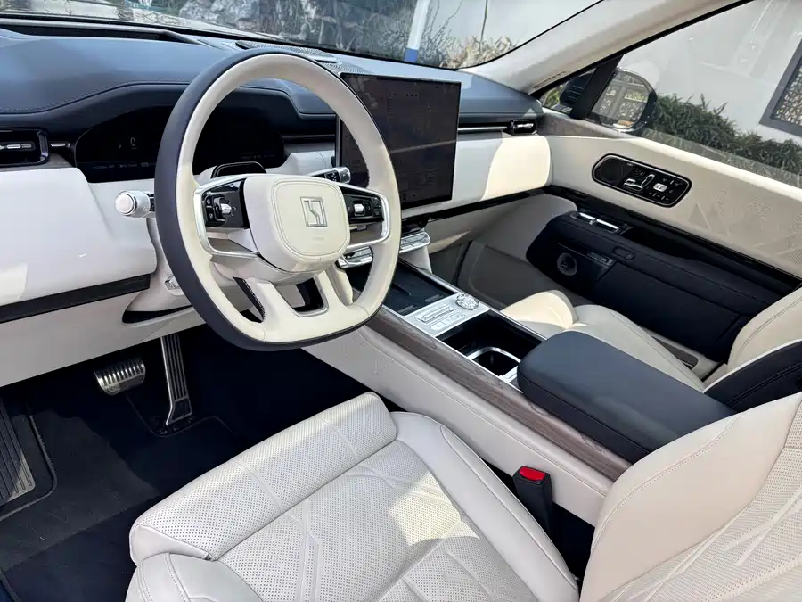 900x675_0_q87_c42_autohomecar__ChxpVmmry4-AcCC2AAlXdW9oGq0656.jpg.webp Used Zeekr 9X 2025 Max version 55kWh