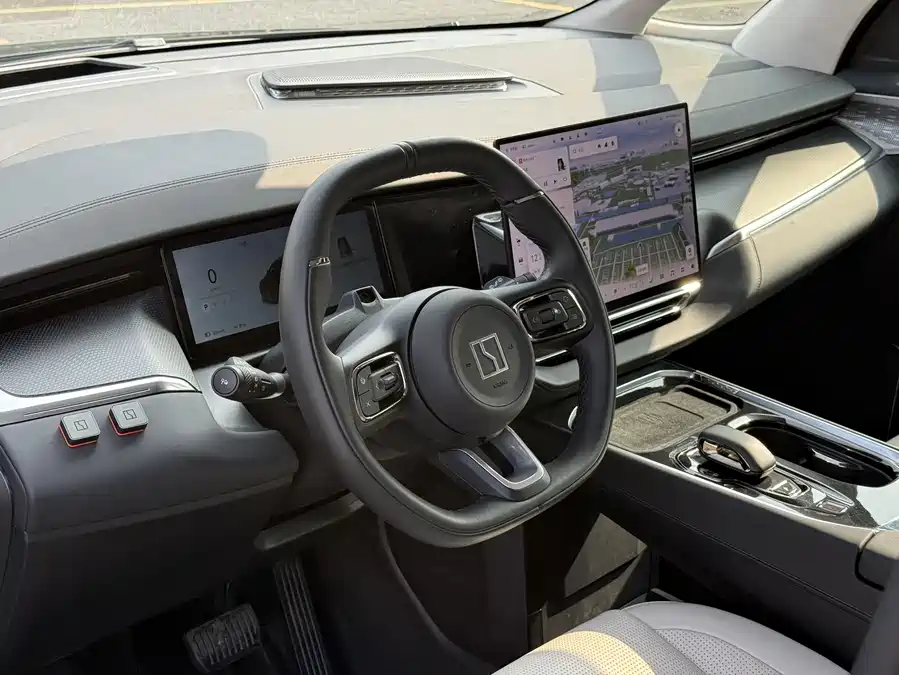 900x675_0_q87_c42_autohomecar__ChxpVmms46eALpVlAAO5nGVMErE107.jpg.webp Used Zeekr 009 2024 Model Glory