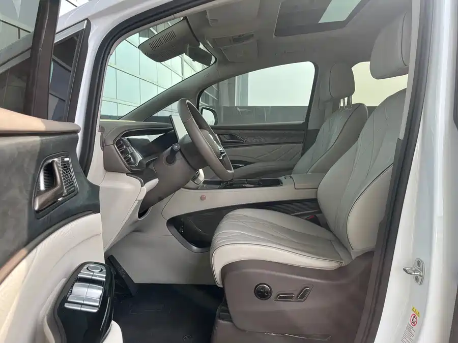 900x675_0_q87_c42_autohomecar__ChxpVmms4YaAGyoMAAbEjFGE7sQ722.jpg.webp Used Denza D9 2022 DM-i 1040 Premium Type