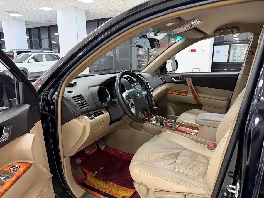 900x675_0_q87_c42_autohomecar__ChxpVmmsFEGADAVCAAn60POuAwg830.jpg.webp Used Toyota Highlander 2011 2.7L 2WD 5-seat Elite Edition