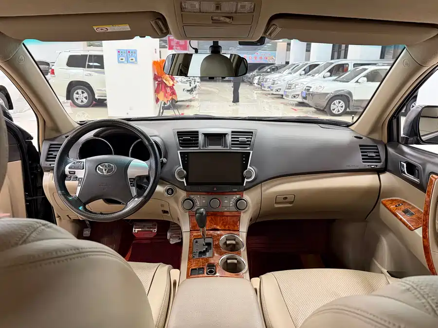 900x675_0_q87_c42_autohomecar__ChxpVmmsFEOAdc0LAAnkpSjw0z0346.jpg.webp Used Toyota Highlander 2011 2.7L 2WD 5-seat Elite Edition