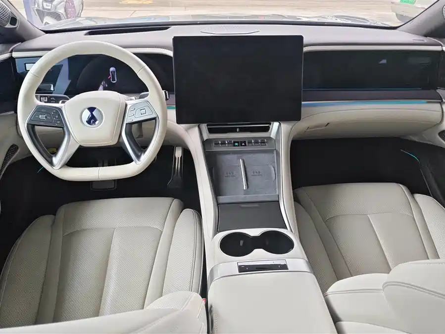 Used Denza Z9 2024 1100km four-wheel drive Ultra version
