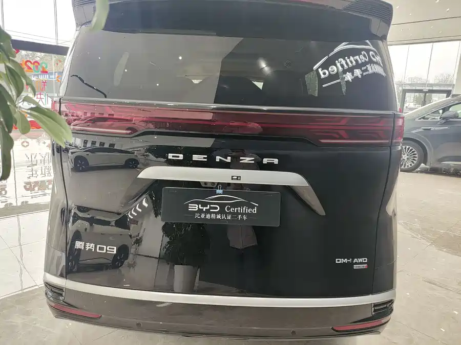 Used Denza D9 2025 DM-i smart driving version 1020 four-wheel drive flagship model