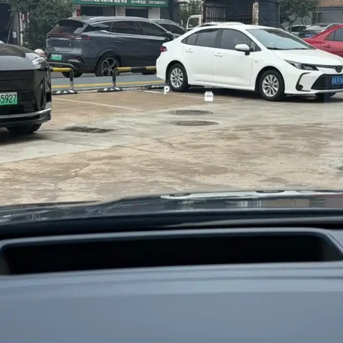 900x675_0_q87_c42_autohomecar__ChxpVmmuiVqAGtDjAAH8_NppAZg516.jpg.webp Used Zeekr 009 2024 six-seat executive version four-wheel drive 108kWh