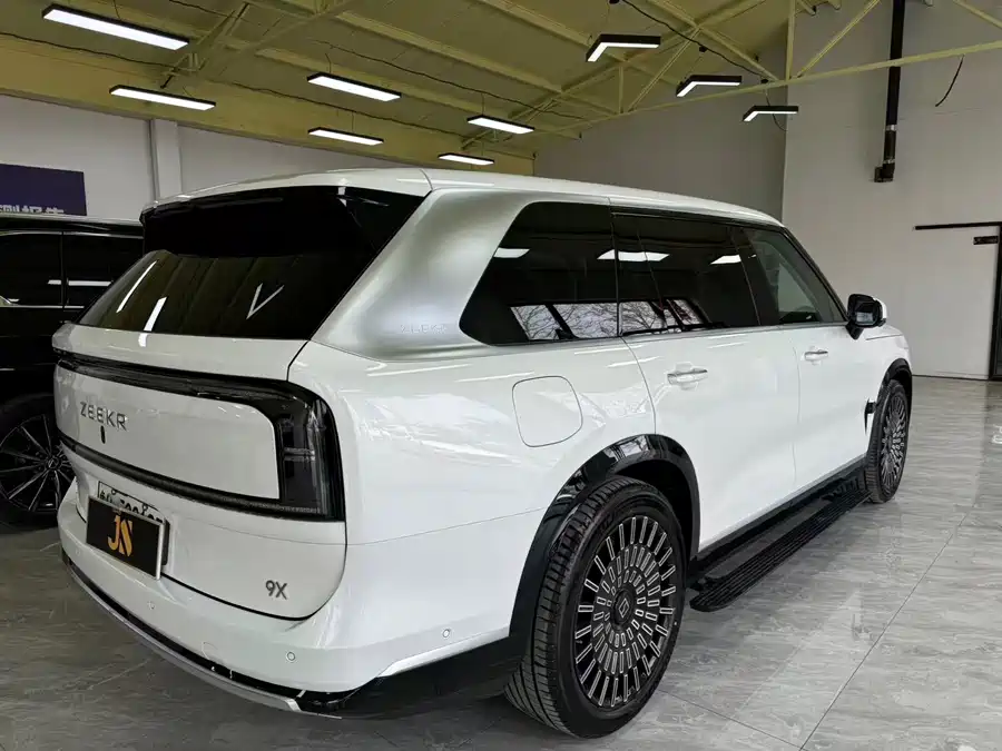 900x675_0_q87_c42_autohomecar__ChxpVmmv00GAK__3AAbxrl1Iyaw160.jpg.webp Used Zeekr 9X 2025 Hyper Edition 70kWh