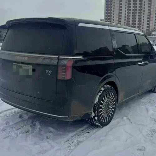 900x675_0_q87_c42_autohomecar__ChxpVmmvfd2AdzoSAALBDVCitKI131.jpg.webp Used Zeekr 009 2024 seven-seat aisle version four-wheel drive 108kWh