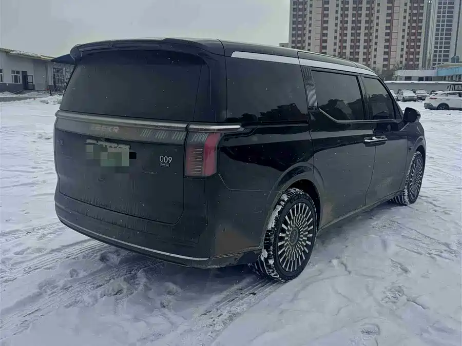 900x675_0_q87_c42_autohomecar__ChxpVmmvfd2AdzoSAALBDVCitKI131.jpg.webp Used Zeekr 009 2024 seven-seat aisle version four-wheel drive 108kWh