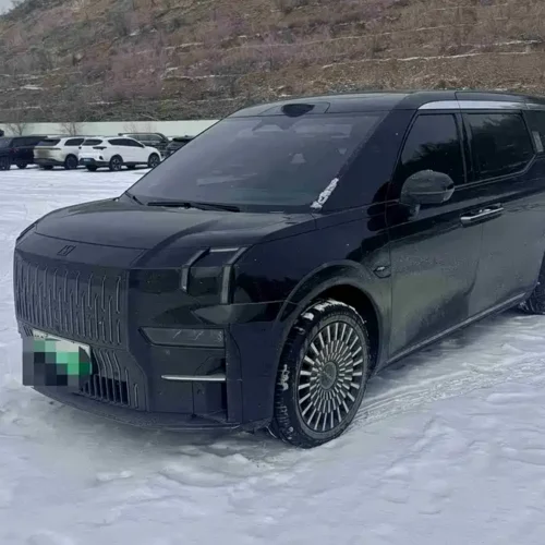 900x675_0_q87_c42_autohomecar__ChxpVmmvfdeAZzX9AANWBt6cKC0654.jpg.webp Used Zeekr 009 2024 seven-seat aisle version four-wheel drive 108kWh