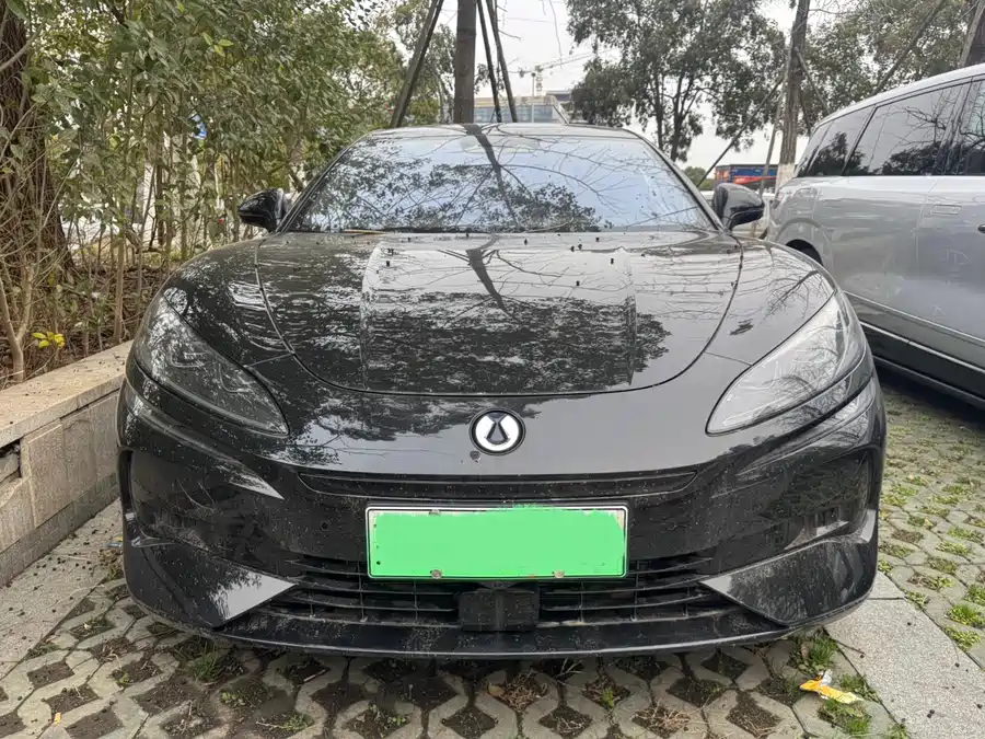 900x675_0_q87_c42_autohomecar__ChxpVmmvhy2AOfb8AAx-NEeVw8Q200.jpg.webp Used Denza Z9 2024 1100km four-wheel drive Max version