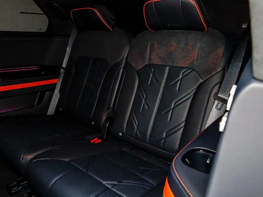 900x675_0_q87_c42_autohomecar__ChxpVmmw4OaAF3Q6AAFwc4sKQxU793.jpg.webp Used Zeekr 9X 2025 Yao Black Edition 70kWh