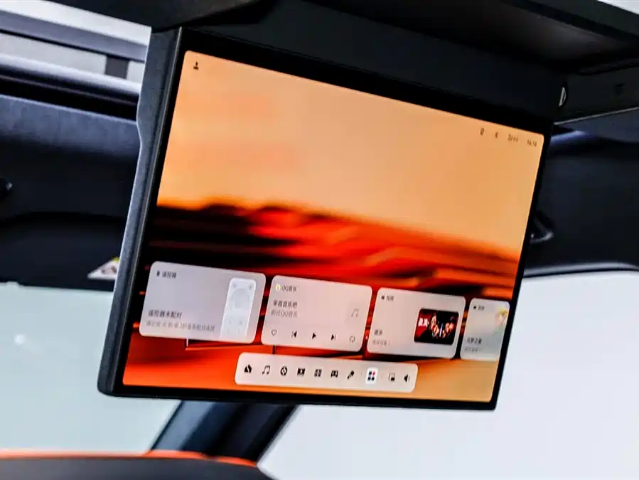900x675_0_q87_c42_autohomecar__ChxpVmmw4OeALul_AAEVUGyyofo185.jpg.webp Used Zeekr 9X 2025 Yao Black Edition 70kWh