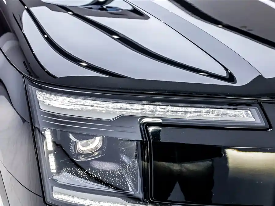 900x675_0_q87_c42_autohomecar__ChxpVmmw4OeAdBjDAAHkGwHO2zQ545.jpg.webp Used Zeekr 9X 2025 Yao Black Edition 70kWh