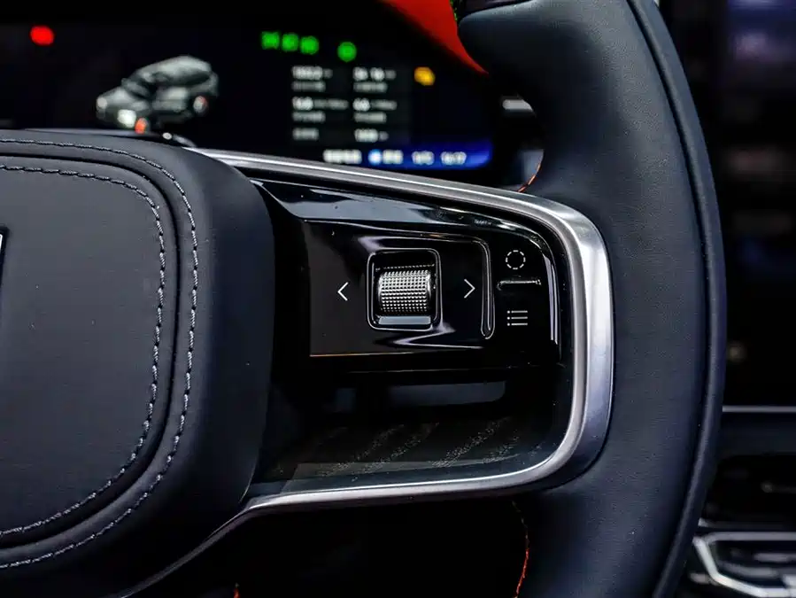 900x675_0_q87_c42_autohomecar__ChxpVmmw4OiAfjgfAAFn1aoL3MQ810.jpg.webp Used Zeekr 9X 2025 Yao Black Edition 70kWh