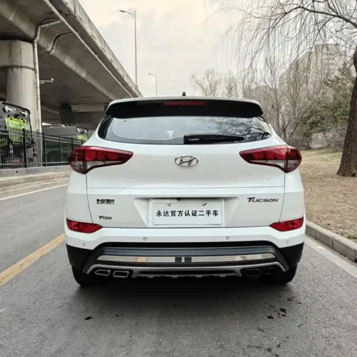 900x675_0_q87_c42_autohomecar__ChxpVmmwJymAEQUyAAnVcmP33rQ027.jpg.webp Used Hyundai Tucson 2015 1.6T dual-clutch two-wheel drive intelligent model