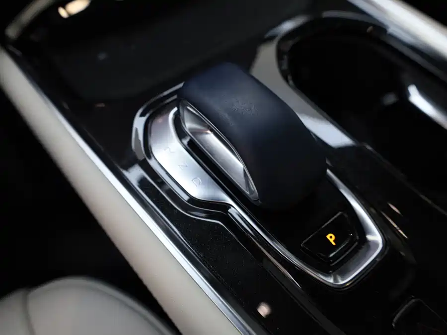 900x675_0_q87_c42_autohomecar__ChxpVmmwM4eAKbi1AAWTpMOYGIs389.jpg.webp Used Zeekr 009 2024 seven-seat aisle version four-wheel drive 108kWh
