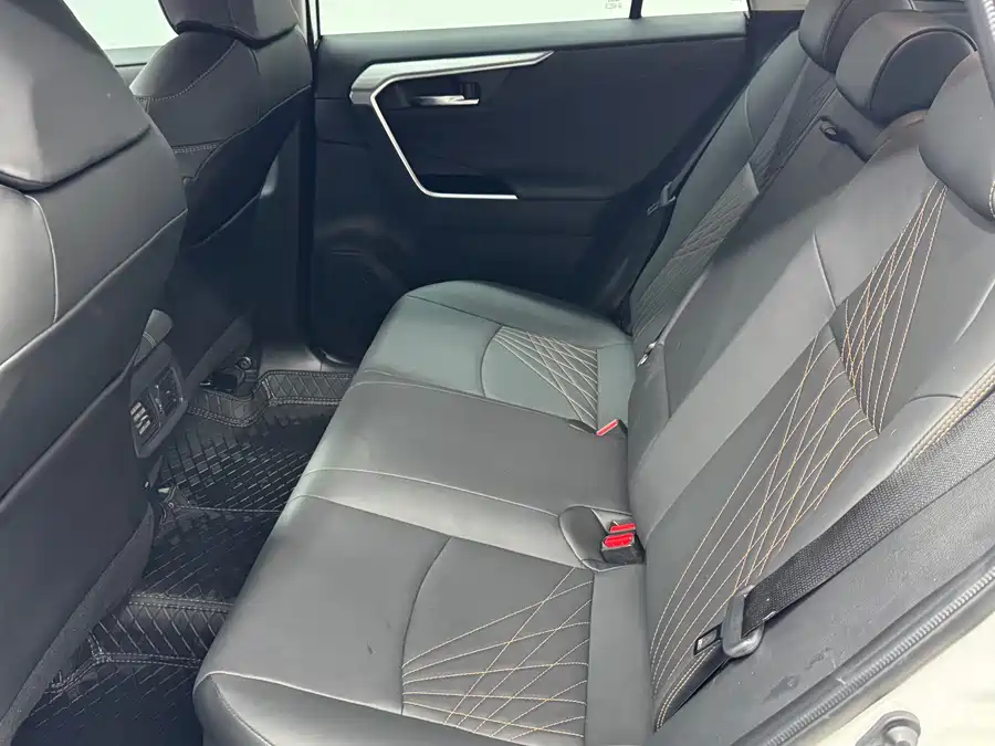 900x675_0_q87_c42_autohomecar__ChxpVmmwvb-AXQ1wAAhXlOnjZNw192.jpg.webp Used Toyota RAV4 Rongfang 2024 Dual Engine 2.5L E-CVT Two-wheel Drive Elite Plus Edition