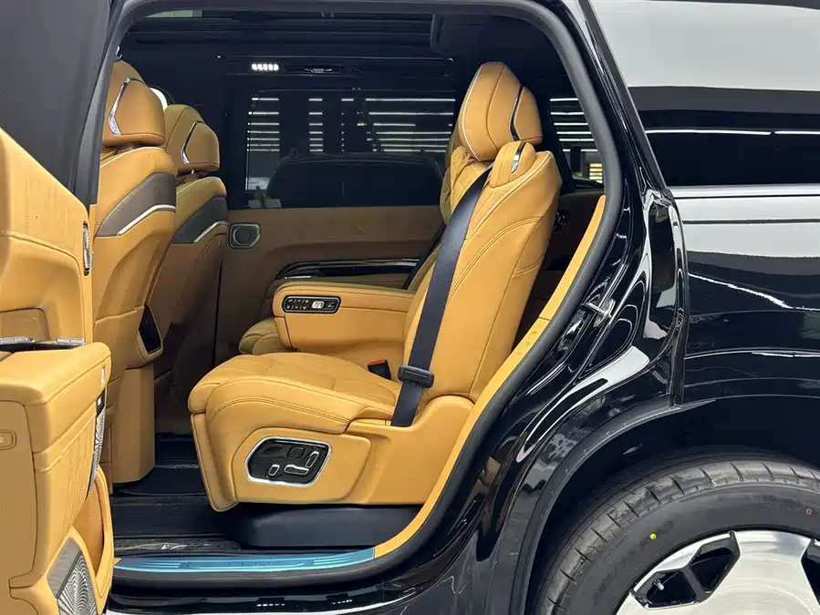 900x675_0_q87_c42_autohomecar__ChxpVmmxJjaAc7KOAAI7YcSSAGQ000.jpg.webp Used Zeekr 9X 2025 Hyper Edition 70kWh