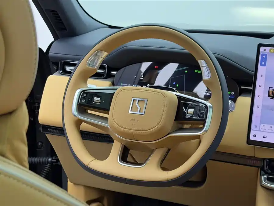 900x675_0_q87_c42_autohomecar__ChxpVmmxJjeATakBAAGVRCLEeLY366.jpg.webp Used Zeekr 9X 2025 Hyper Edition 70kWh