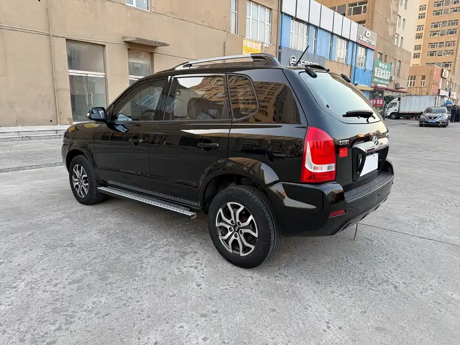 Used Hyundai Tucson 2013 2.0L automatic two-wheel drive comfort model