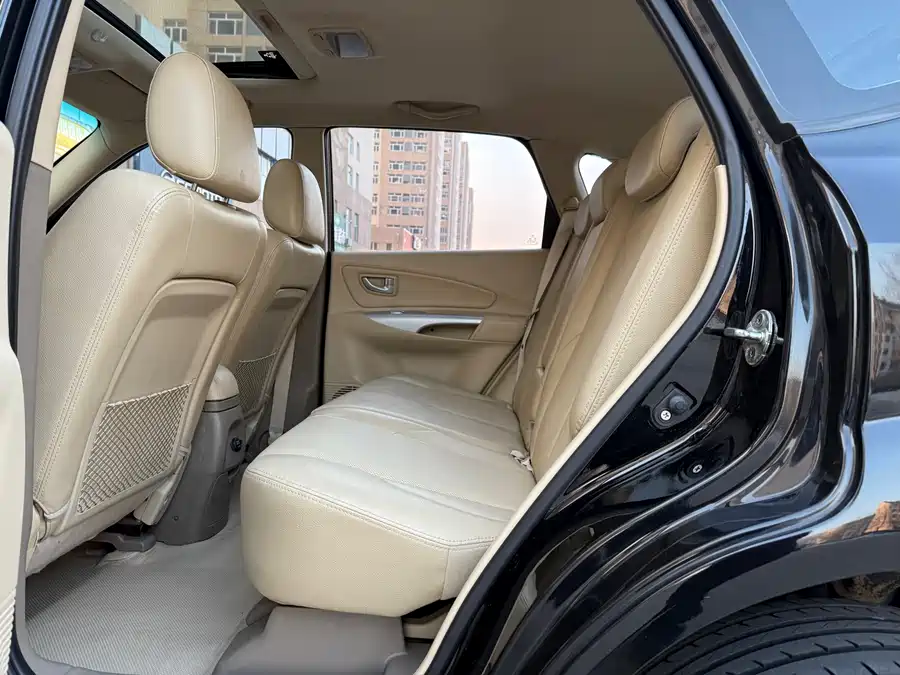 Used Hyundai Tucson 2013 2.0L automatic two-wheel drive comfort model