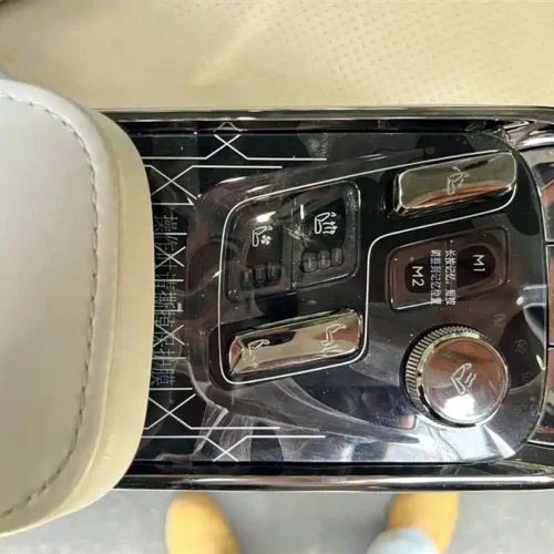 900x675_0_q87_c42_autohomecar__ChxpVmmydcKANn6GAAIcxBYAyHk222.jpg.webp Used Zeekr 009 2022 WE version