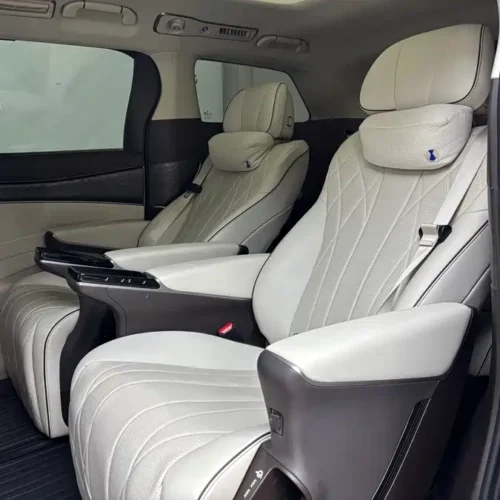 900x675_0_q87_c42_autohomecar__ChxpVmmymFyAdxrxAAeUkFuqE1A136.jpg.webp Used Denza D9 2024 DM-i 1050 Exclusive Type