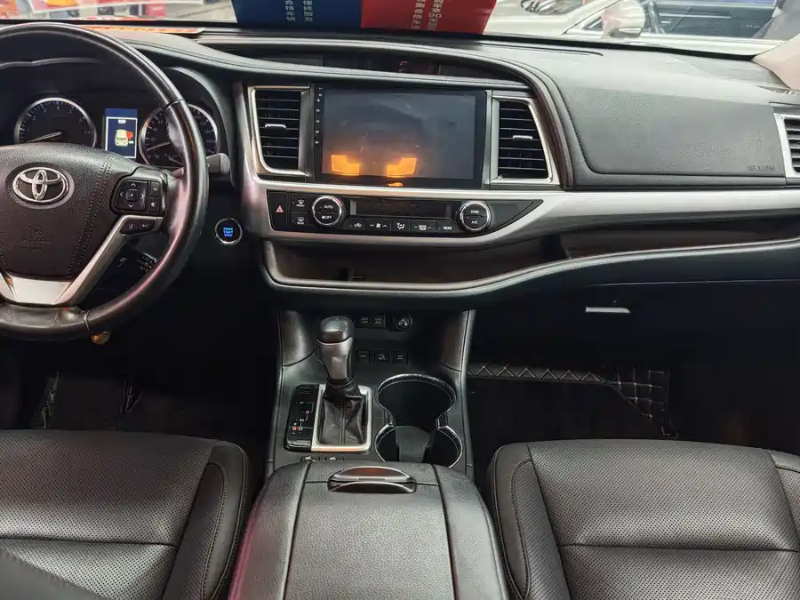 900x675_0_q87_c42_autohomecar__ChxpVmmz0jyAJaiDABHxUcLZ_DY442.jpg.webp Used Toyota Highlander 2018 2.0T four-wheel drive luxury version 7 seats National V