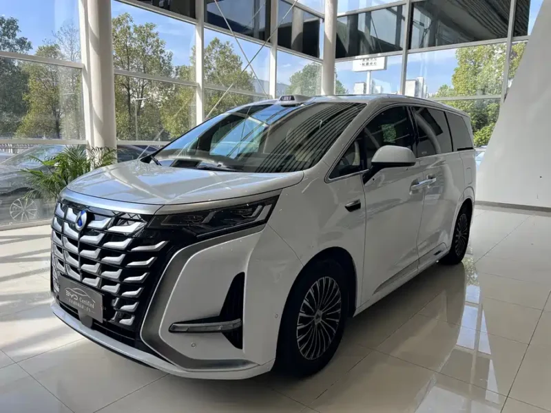 Used Denza D9 2025 DM-i smart driving version 1020 four-wheel drive flagship model