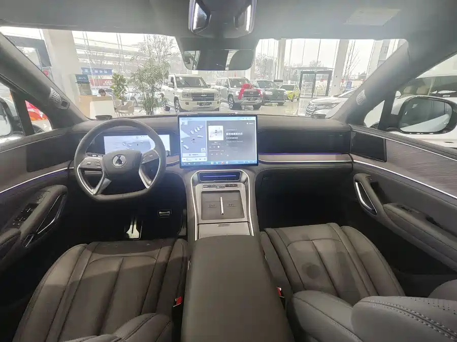 900x675_0_q87_c42_autohomecar__ChxpVmmzulKAGP3mAAOr8VgbFcc824.jpg.webp Used Denza N9 2025 Honor Model