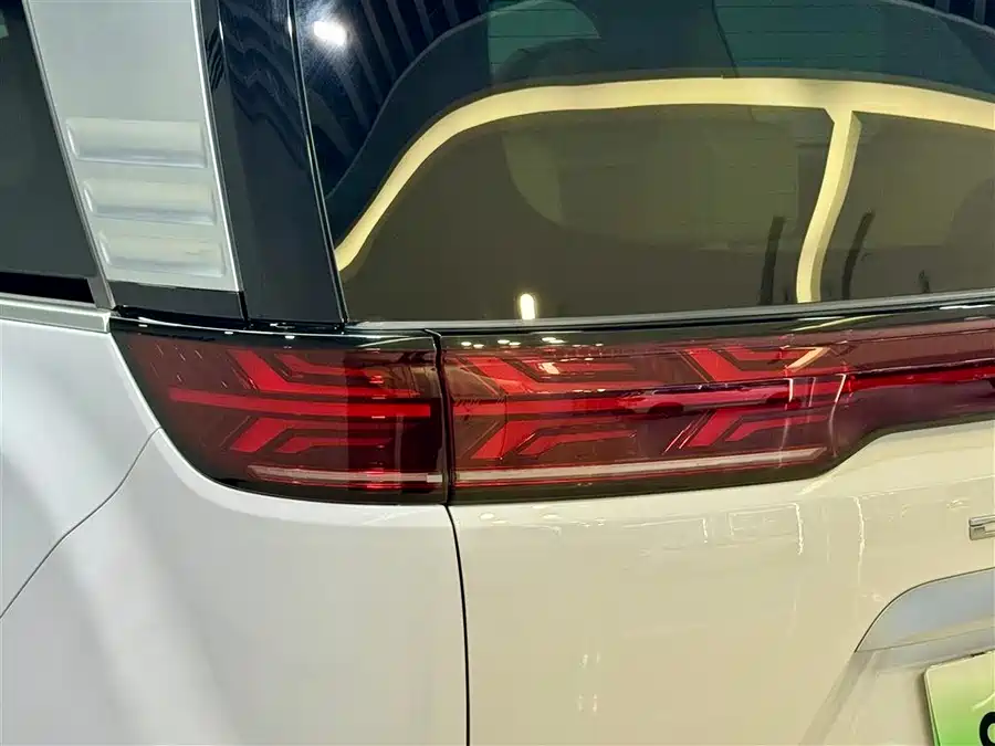 Used Denza D9 2024 DM-i 980 four-wheel drive flagship model