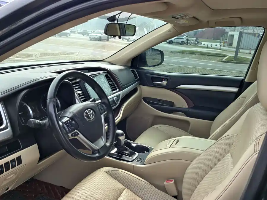 900x675_0_q87_c42_autohomecar__ChxpWGk1Da6AKRonAAa375S_cU4346.jpg.webp Used Toyota Highlander 2015 2.0T four-wheel drive luxury version 7 seats