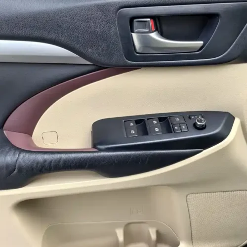 900x675_0_q87_c42_autohomecar__ChxpWGk1DbCAbM-hAAdXu9F10Us018.jpg.webp Used Toyota Highlander 2015 2.0T four-wheel drive luxury version 7 seats