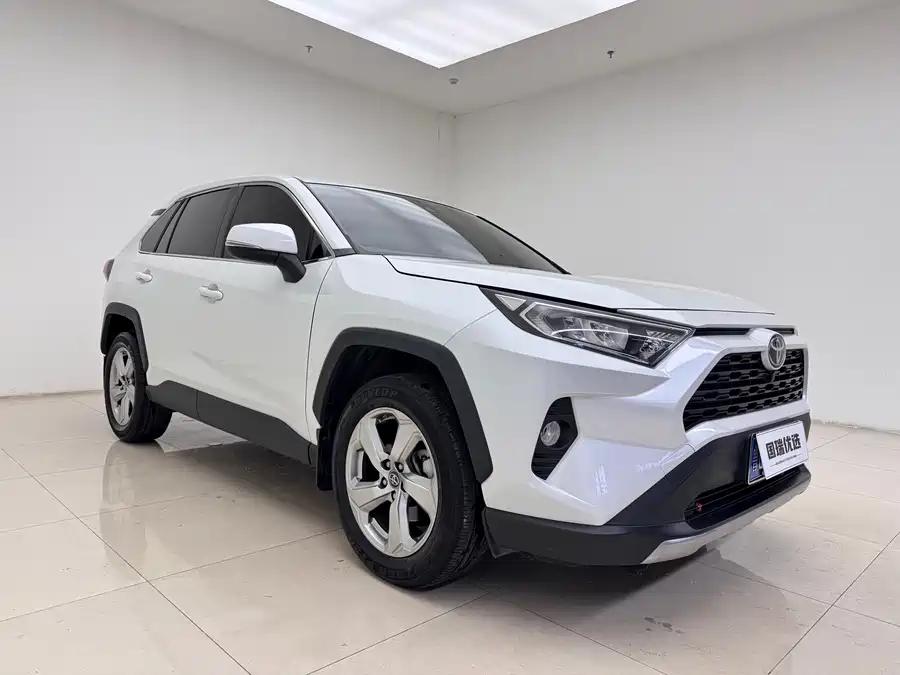Used Toyota RAV4 Rongfang 2021 2.0L CVT two-wheel drive fashion PLUS version