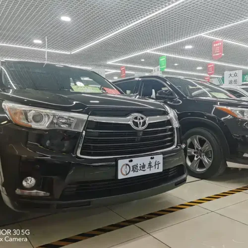 900x675_0_q87_c42_autohomecar__ChxpWGkMN6SAbpsKAAZ_CwMEug8436.jpg.webp Used Toyota Highlander 2017 2.0T four-wheel drive luxury version 7 seats