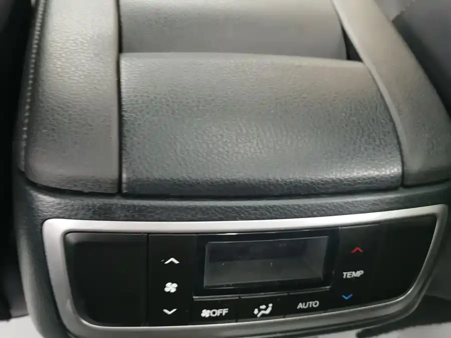 900x675_0_q87_c42_autohomecar__ChxpWGkMN6qAXZn4AAJ140ZxrYg444.jpg.webp Used Toyota Highlander 2017 2.0T four-wheel drive luxury version 7 seats