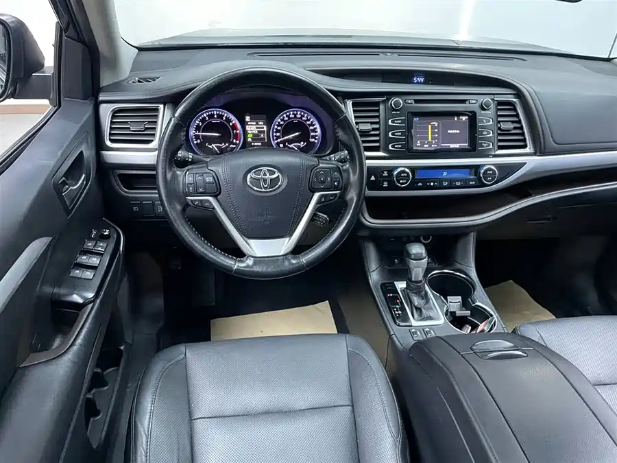 Used Toyota Highlander 2018 2.0T four-wheel drive luxury version