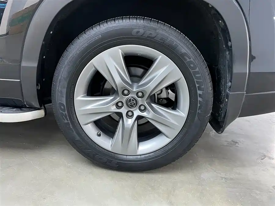 Used Toyota Highlander 2018 2.0T four-wheel drive luxury version